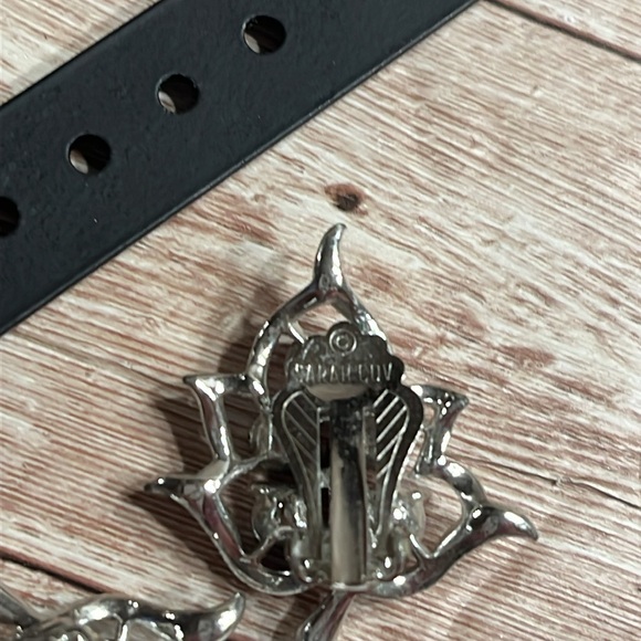 Vintage Sarah Coventry Grape Clip On Earrings Iradescent - Picture 5 of 5